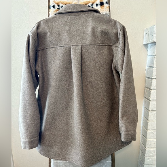 Women’s Love Tree shacket large - Picture 3 of 8